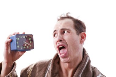 uykulu çalar saat başlarında mor elinde olan adam hoşnutsuz