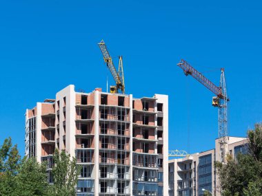 Kule Vinç ve Bina İnşaatı