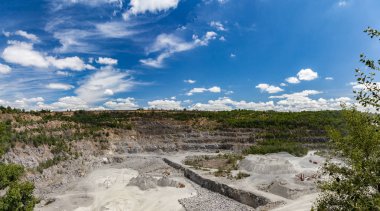 Bir taş ocağı granit madencilik