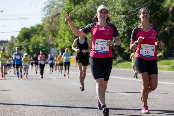 Deelnemers van marathonlopers — Stockfoto