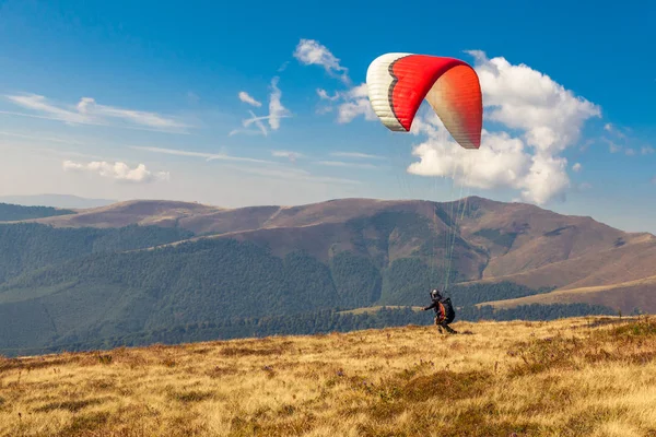 Yamaçparaşütü başlamak için hazır 