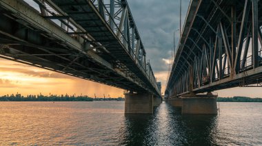 Demiryolu makas köprüsü