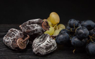 Üzüm ve Trabzon hurması kurutulmuş meyve