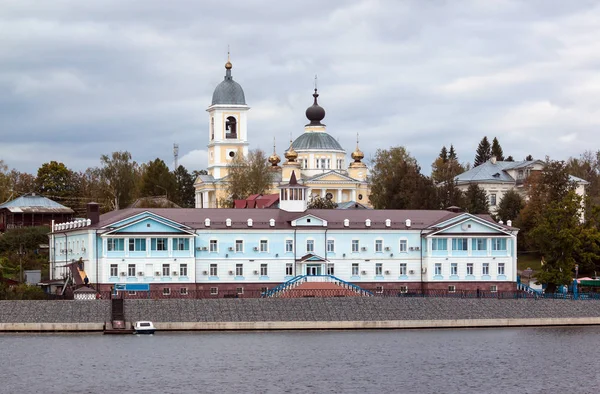 Staden av Myshkin på floden Volga Stockbild