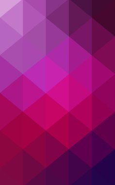 Üçgenler ve degrade origami tarzında oluşan koyu mor, pembe poligonal tasarım deseni