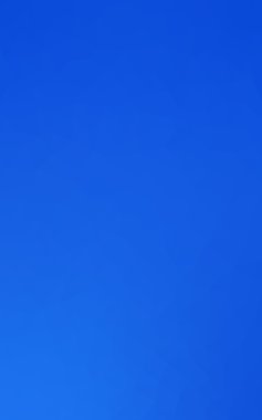 Üçgenler ve degrade origami tarzında oluşan ışık mavi köşeli tasarım deseni