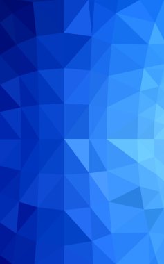 Üçgenler ve degrade origami tarzında oluşan ışık mavi köşeli tasarım deseni