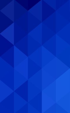 Üçgenler ve degrade origami tarzında oluşan ışık mavi köşeli tasarım deseni