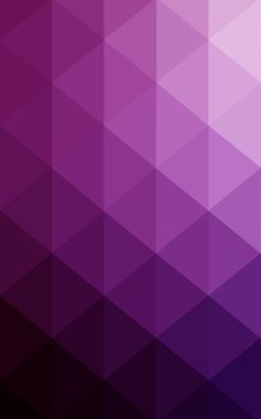 Üçgenler ve degrade origami tarzında oluşan koyu pembe poligonal tasarım deseni