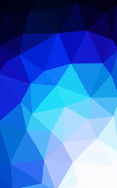 Üçgenler ve degrade origami tarzında oluşan ışık mavi köşeli tasarım deseni