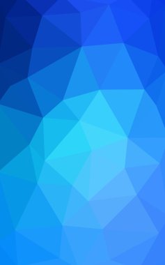 Üçgenler ve degrade origami tarzında oluşan ışık mavi köşeli tasarım deseni