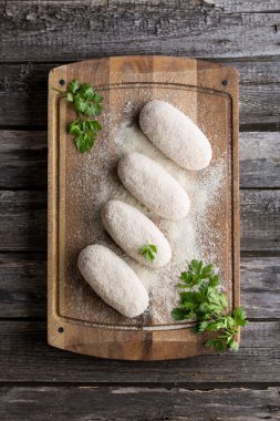 Et pirzola pane içinde.