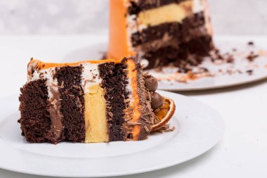 Şekerlenmiş portakal ile kış çikolatalı kek.