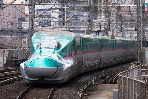 yüksek hızlı hızlı tren 