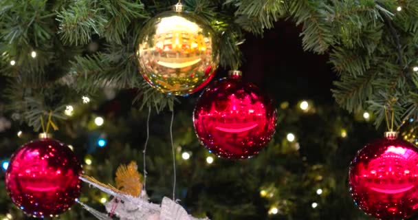 Weihnachtsbaum und Dekoration. — Stockvideo