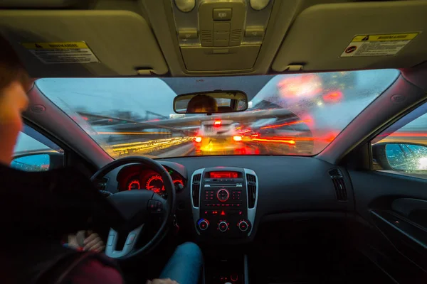 Nacht weg uitzicht vanaf in auto — Stockfoto