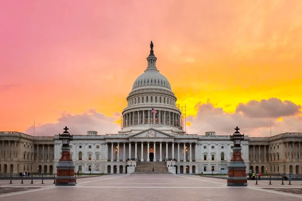 ワシントンDCにあるアメリカ合衆国議会議事堂ビル — ストック写真