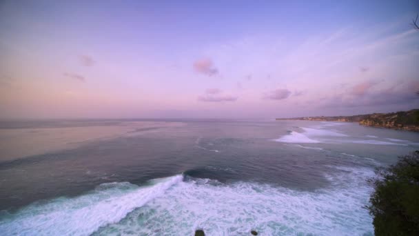 Hint Okyanusu, gün batımında, uçurumun manzarası. — Stok video