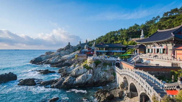  Güney Kore Busan 'daki Haedong Yonggungsa tapınağı.