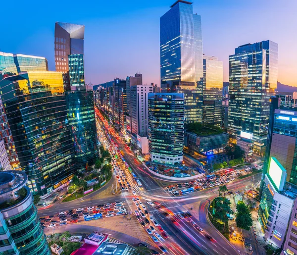 Traffic at night in Gangnam City Seoul, South Korea. — Stock Photo, Image