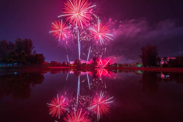 Hermoso festival de fuegos artificiales en Udon Thani, Tailandia — Foto de Stock