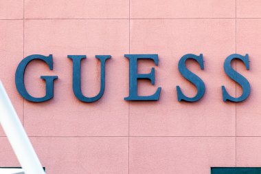 Las Vegas, Nevada - 22 Ağustos 2016: Guess Logo On Store Front