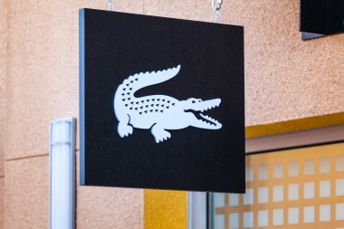 Las Vegas, Nevada - 22 Ağustos 2016: Lacoste Logo Mağaza açık