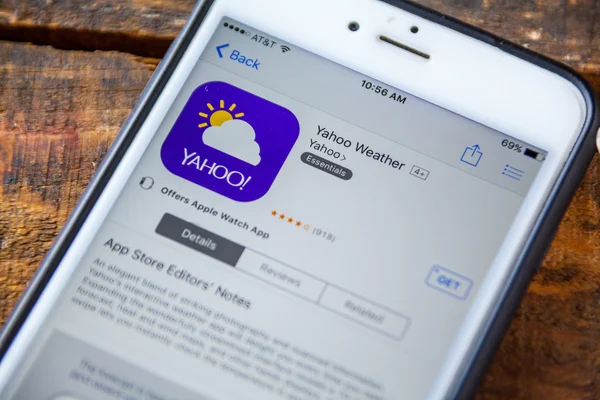 LAS VEGAS, NV - 22 de septiembre. 2016 - Yahoo Tiempo iPhone App — Foto de Stock