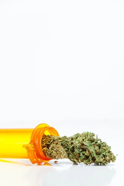 Medical Marijuana Cannabis Buds Spilling Out Of Prescription Bot — Stock Photo, Image