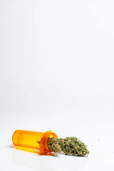 Medical Marijuana Cannabis Buds Spilling Out Of Prescription Bot — Stock Photo, Image