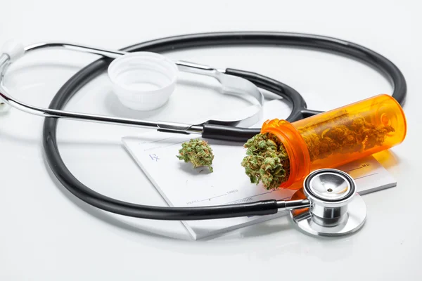 Medical Marijuana Cannabis Buds With Doctors Prescription For Weed — Stock Photo, Image