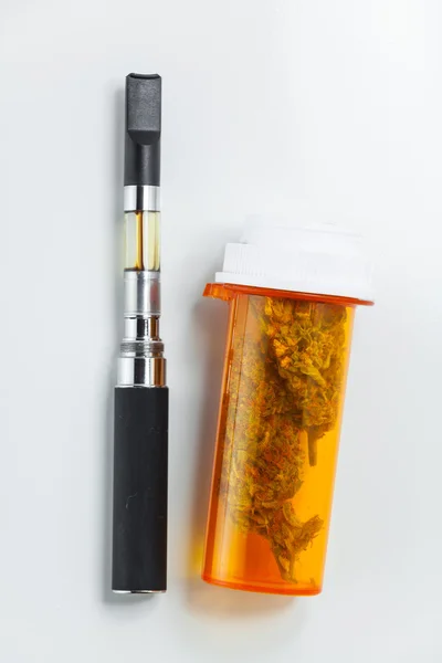 Medical Marijuana Cannabis Buds Doctor Prescription Vape Pen — Stock Photo, Image