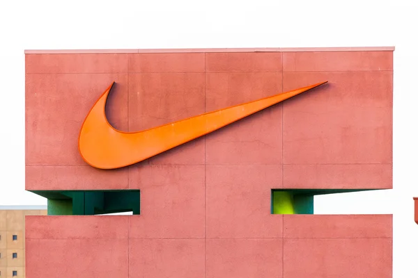 LAS VEGAS, NEVADA - 22 de agosto de 2016: Nike Logo On Store Front . — Fotografia de Stock