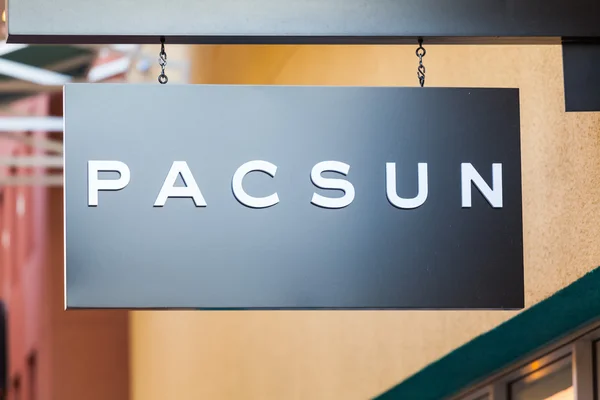 LAS VEGAS, NEVADA - 22 de agosto de 2016: Logo Pacsun en la tienda —  Fotos de Stock