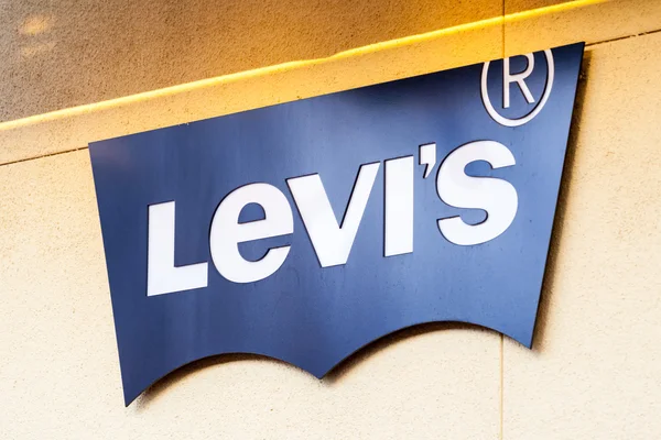 LAS VEGAS, NEVADA - 22 de agosto de 2016: Logotipo de Levi en la tienda —  Fotos de Stock