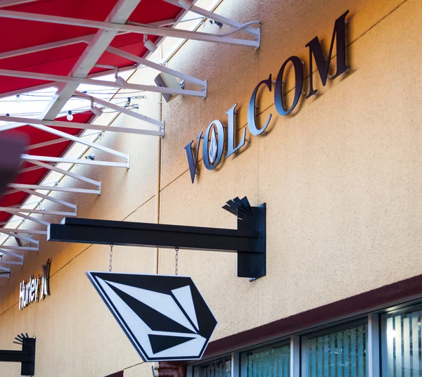 Las Vegas, Nevada-22. srpna 2016: logo Volcom v obchodě — Stock fotografie