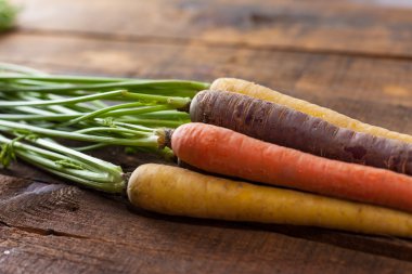 Vintage Rustik Ahşap Doku Masa Arka Plan Organik Ham Havuç