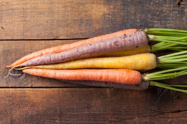 Vintage Rustik Ahşap Doku Masa Arka Plan Organik Ham Havuç