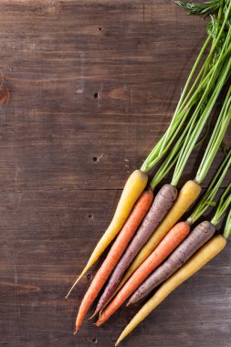 Vintage Rustik Ahşap Doku Masa Arka Plan Organik Ham Havuç