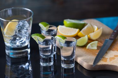 Votka içecekler limon ve kireç