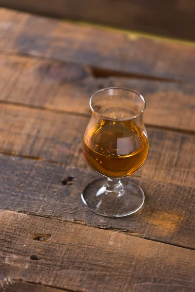 Snifter for drinking whiskey out of — Stock Photo, Image