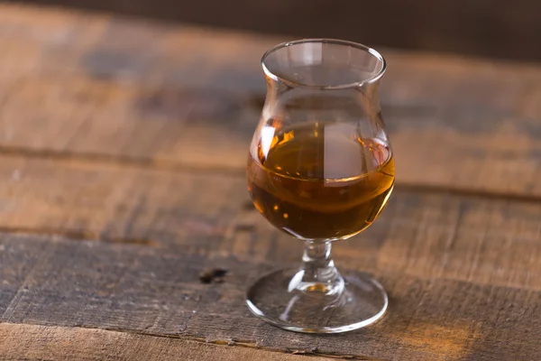 Snifter for drinking whiskey out of — Stock Photo, Image