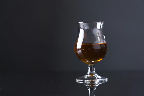 Snifter for drinking whiskey out of — Stock Photo, Image