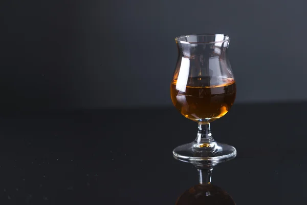 Snifter for drinking whiskey out of — Stock Photo, Image