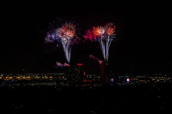 RENO - JULY 04 : The Nugget fireworks show as part of the 4th of July — Stock Photo, Image