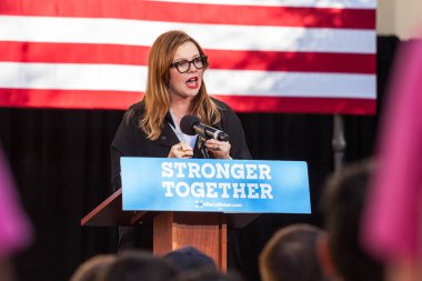 Las Vegas, Nv - 6 Kasım 2016: Amber Tamblyn kampanya L verir