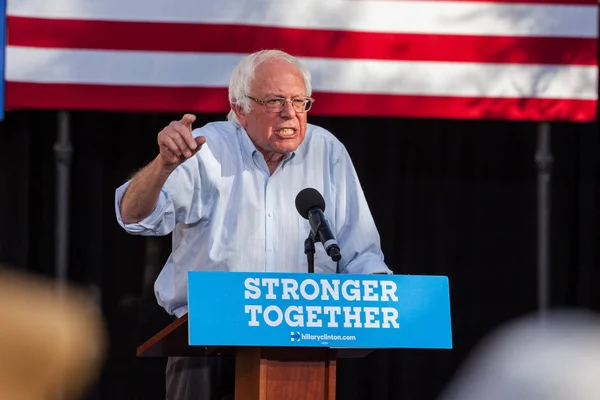 Las Vegas, Nv - 6 November 2016: Bernie Sanders campagnes — Stockfoto