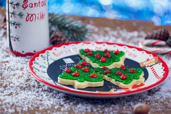 Soubory cookie organické vánoční strom na dekorativní retro desky — Stock fotografie