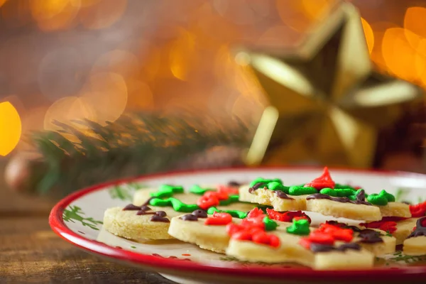 Organik Gluten ücretsiz gülümseyen Gingerbread şekerli kurabiye yakın çekim — Stok fotoğraf