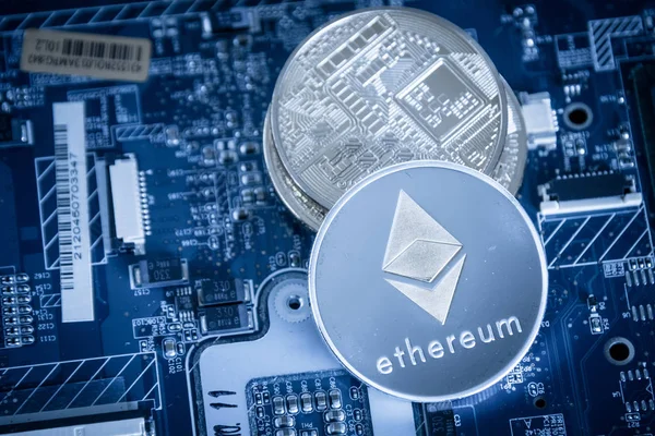 Top Down Silver Digital Cryptocurrency Coin Ethereum on Blue Background. — Stock Photo, Image